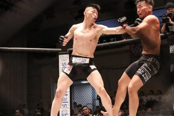 世界半程马拉松锦标赛何杰参赛表现与东非选手实力对比分析